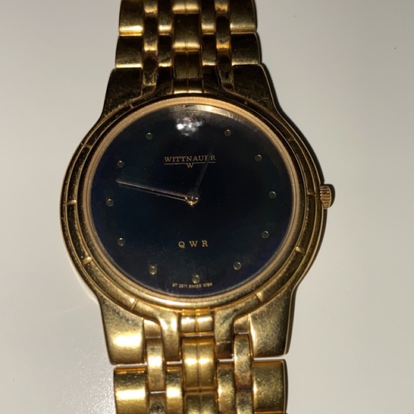 Wittnauer ladies watch with diamond - Picture 3 of 3